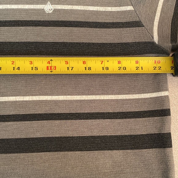 Volcom - men’s long sleeve shirt. Size XL - Picture 8 of 12